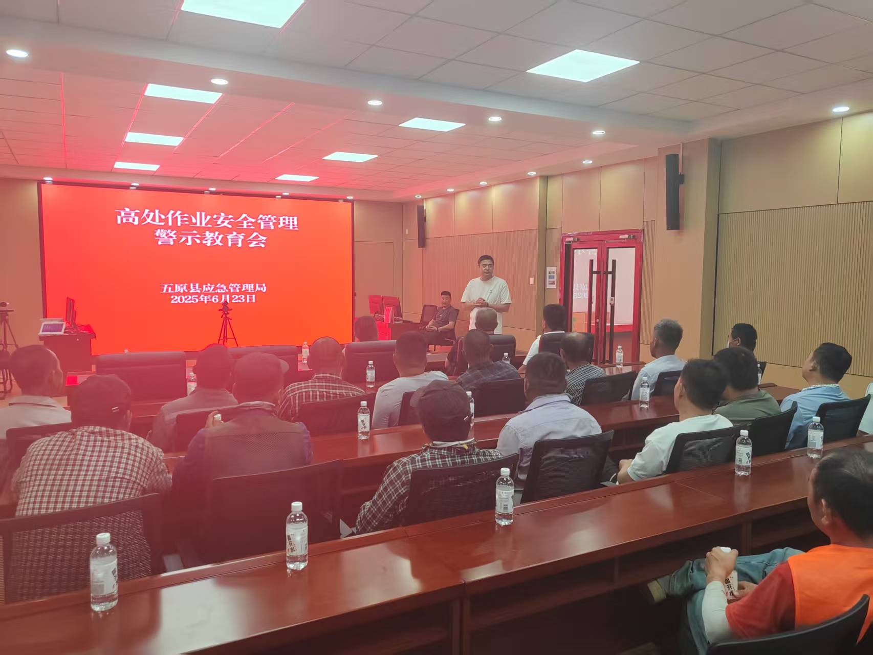 1750752869629064179.jpg c82cb4a4cc58be9bd8d0240b8f3ad584.jpg