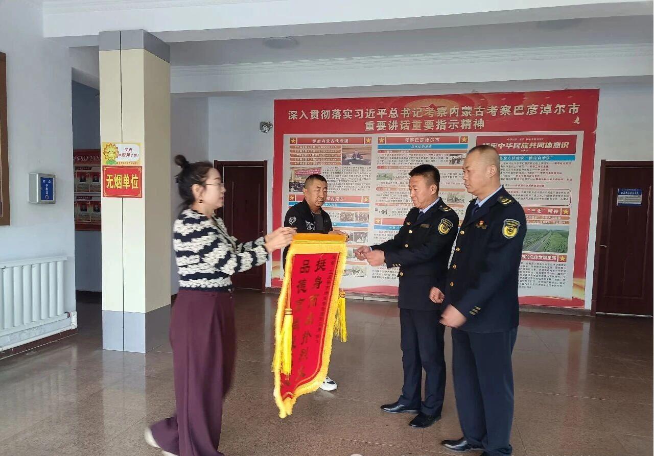 1765162163896096992.jpg auto